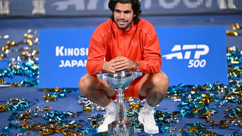 Carlos Alcaraz volvió a sonreír y ganó el ATP 500 de Tokio