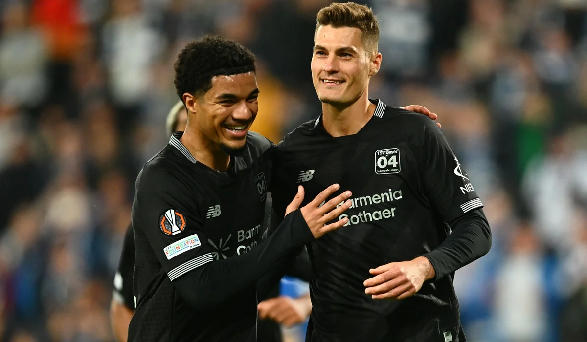 Leverkusen sufrió la lesión de Martin Terrier pero su reemplazante Patrick Schick metió dos goles