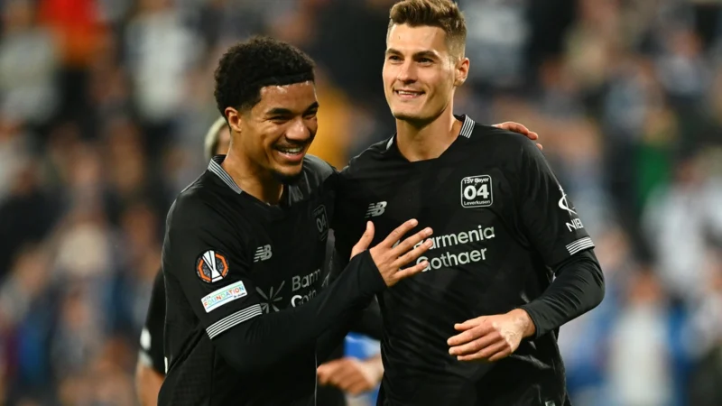 Leverkusen sufrió la lesión de Martin Terrier pero su reemplazante Patrick Schick metió dos goles