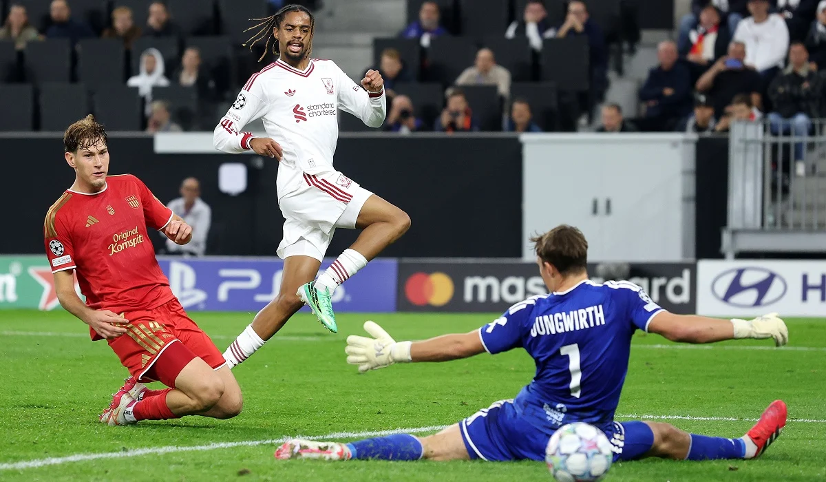 Barcola se destapó y marcó sus primeros dos goles en Liverpool