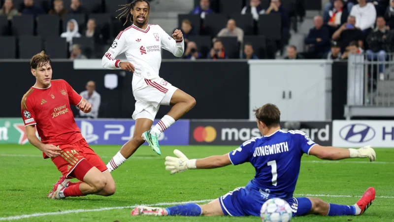 Barcola se destapó y marcó sus primeros dos goles en Liverpool