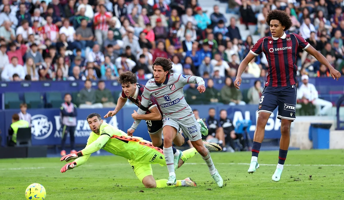 Atlético de Madrid ganó en Levante y es el nuevo líder de La Liga de España