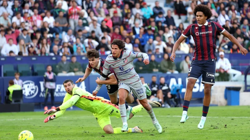 Atlético de Madrid ganó en Levante y es el nuevo líder de La Liga de España