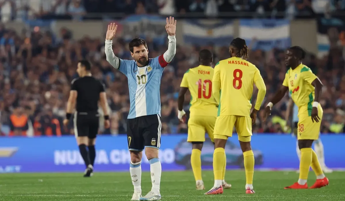 La despedida de Lionel Messi se detuvo en el minuto 10 para una inolvidable ovación