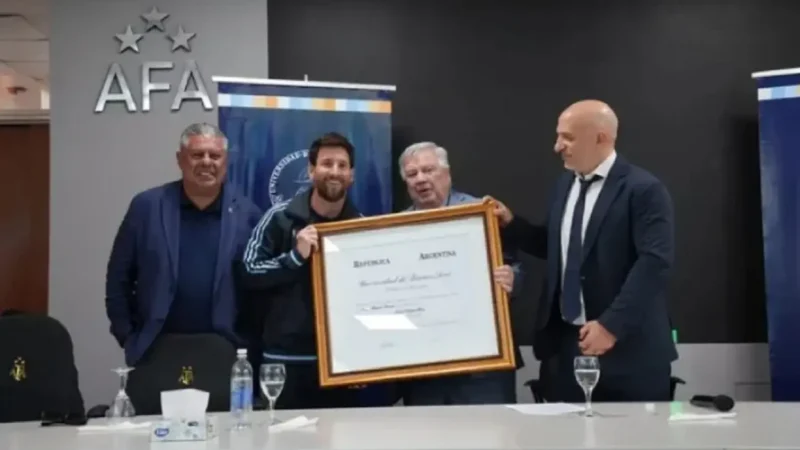 Lionel Messi recibió el Doctor Honoris Causa de la Universidad de Buenos Aires