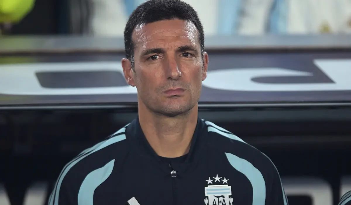 Lionel Scaloni, entre la seriedad frente a Burkina Faso, su continuidad y la despedida de Messi