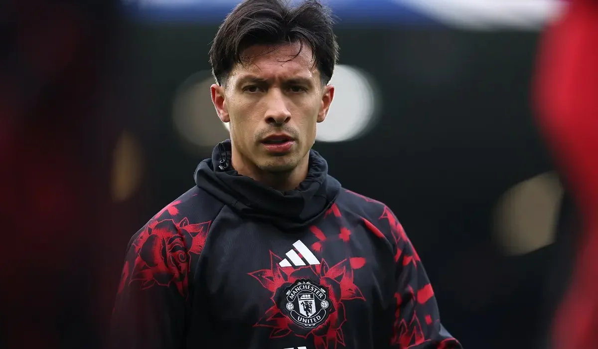 Wayne Rooney apuntó contra Lisandro Martínez y destrozó al plantel del Manchester United