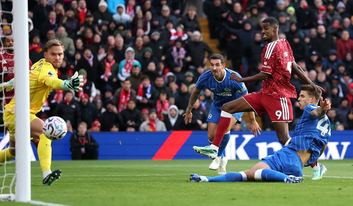 Liverpool hizo gala de su poder de fuego para derrotar a Brighton