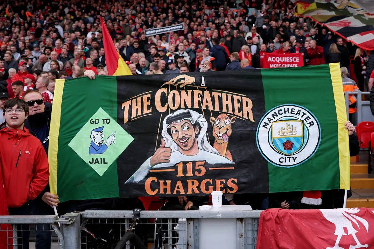 Anfield se llenó de mensajes contra Manchester City: “Después de todo, realmente nos robaste”