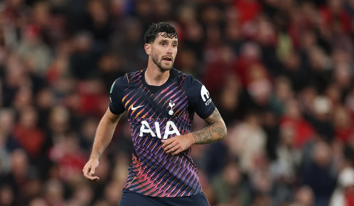 Marcos Senesi volvió a ser suplente en Tottenham