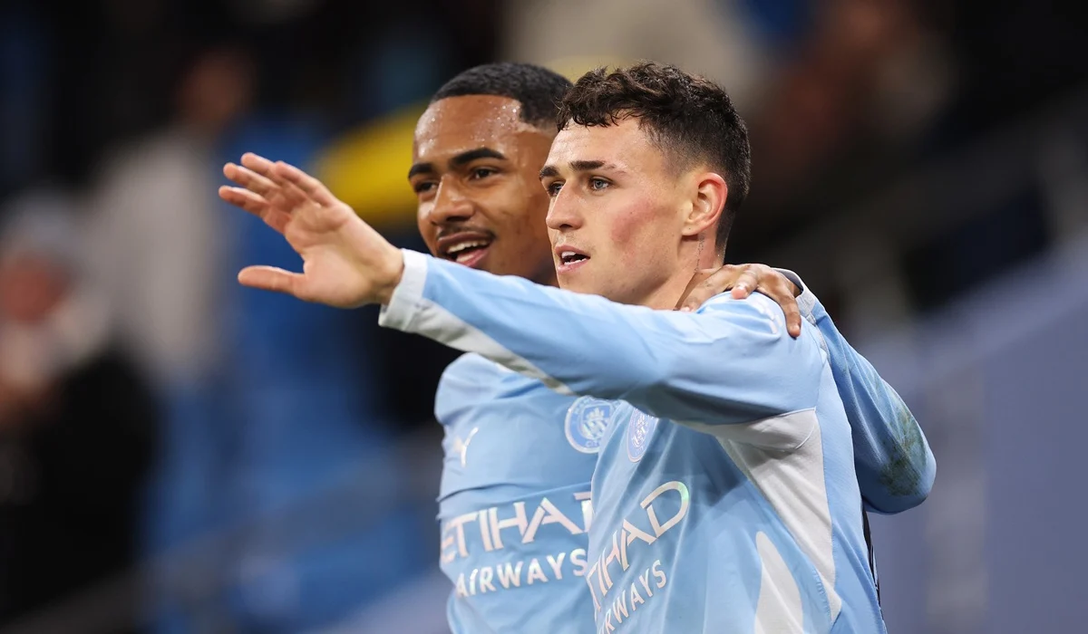 Manchester City aplastó al AEK de Atenas con Phil Foden supliendo la ausencia de Haaland