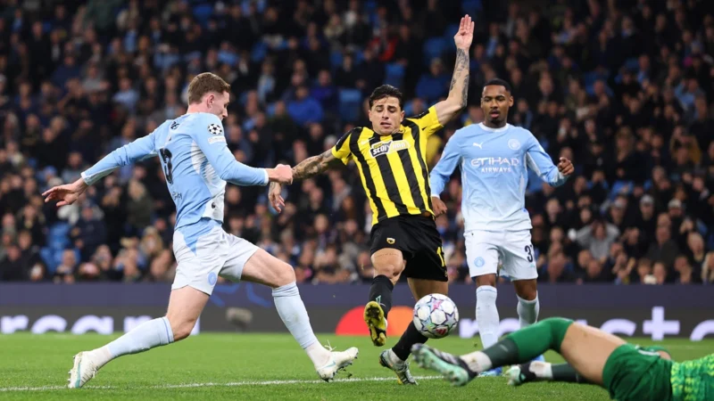 Elliot Anderson se estrenó en redes de Champions League con su primer gol para Manchester City