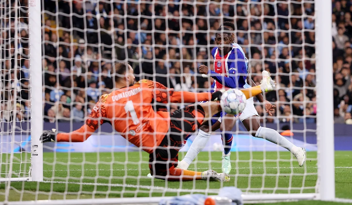 Donnarumma sufrió a sus ex compañeros: PSG le gana al City 3 a 0 en el descanso