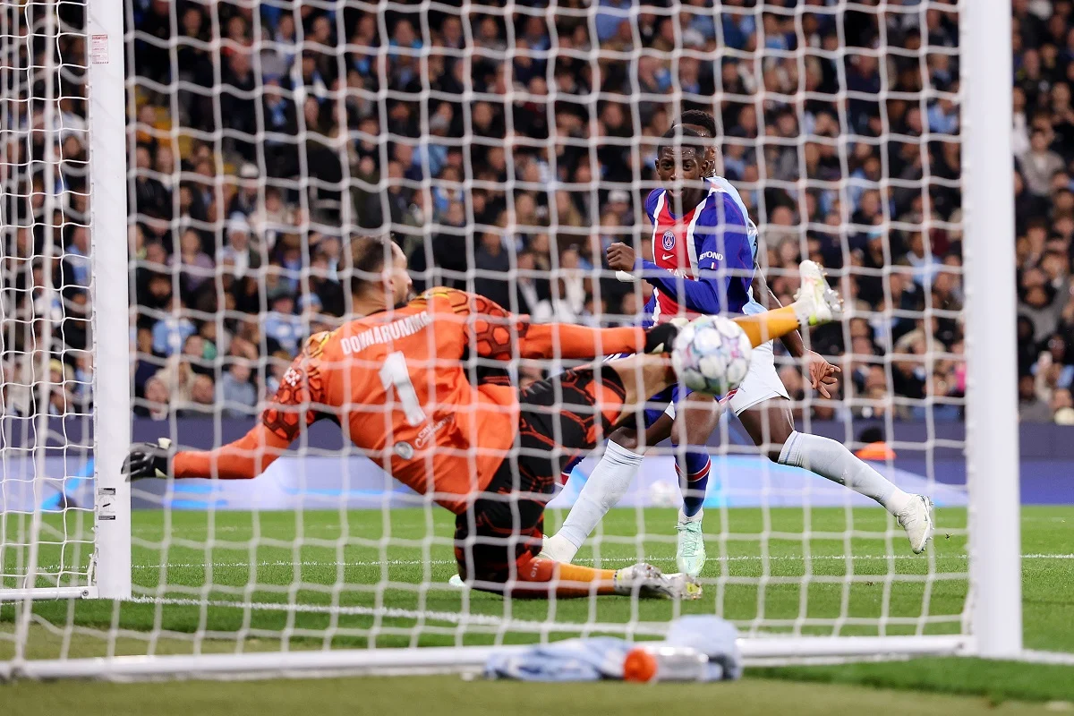 Donnarumma sufrió a sus ex compañeros: PSG le gana al City 3 a 0 en el descanso