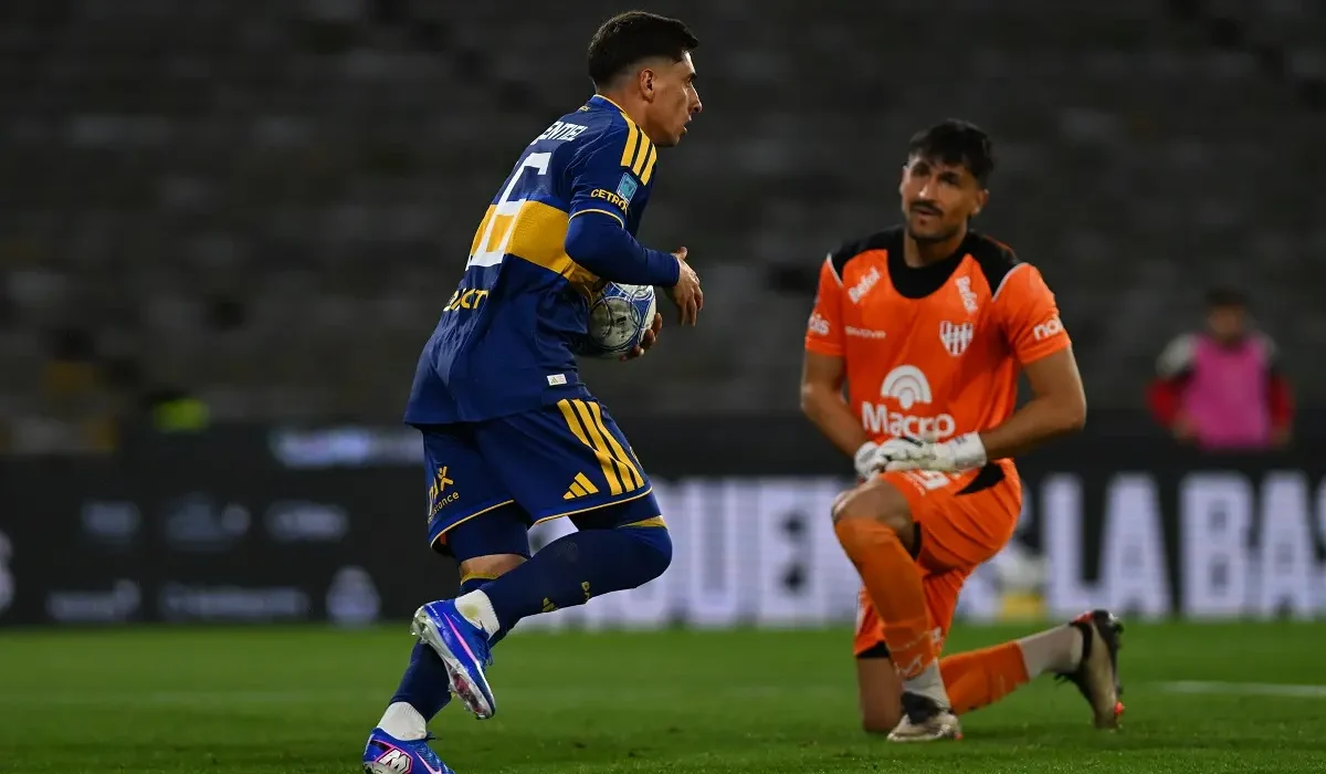 Miguel Merentiel volvió a empatar para Boca en la primera pelota que tocó ante Instituto