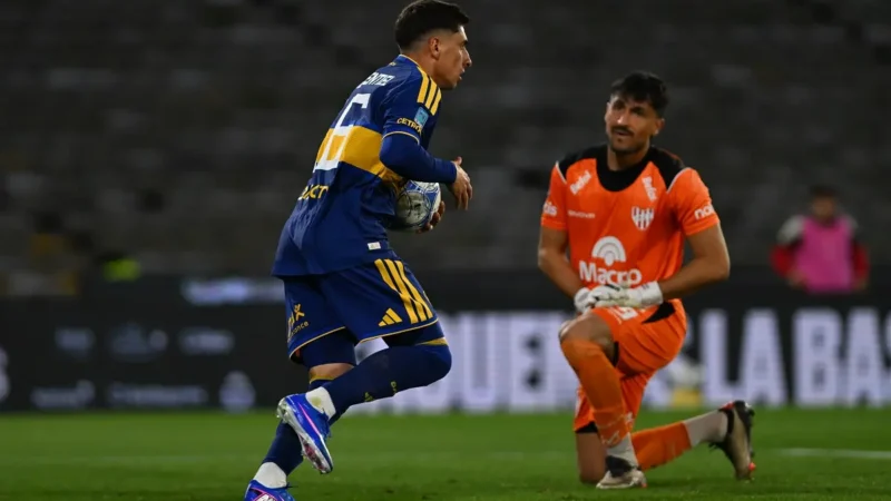 Miguel Merentiel volvió a empatar para Boca en la primera pelota que tocó ante Instituto