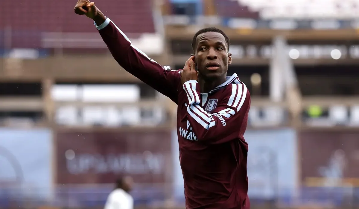 Nicolas Jackson sorprendió al Manchester City con un golazo para Aston Villa