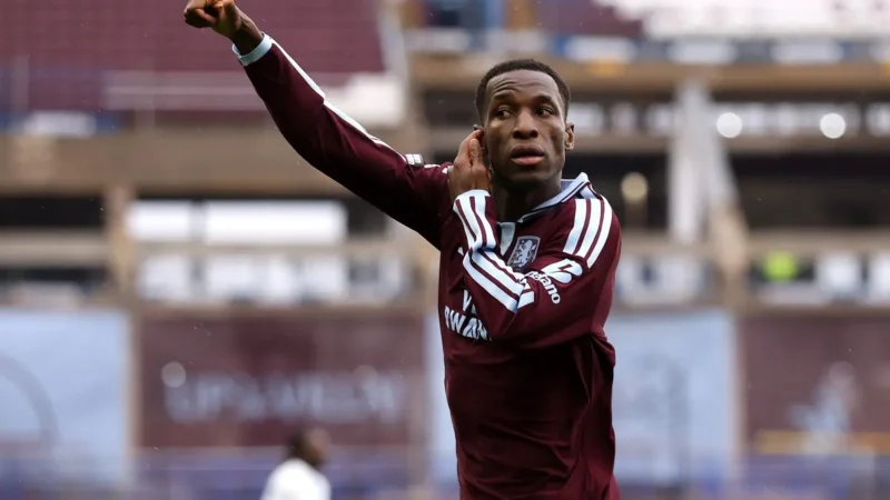 Nicholas Jackson sorprendió al Manchester City con un golazo para Aston Villa