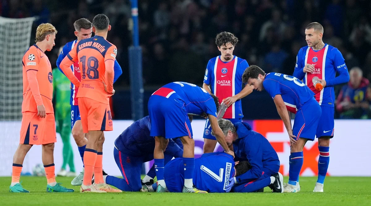 Alarma total en PSG por lesión de Khvicha Kvaratskhelia ante Barcelona
