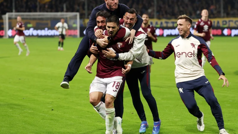 Torino goleó a Parma con doblete de Giovanni Simeone