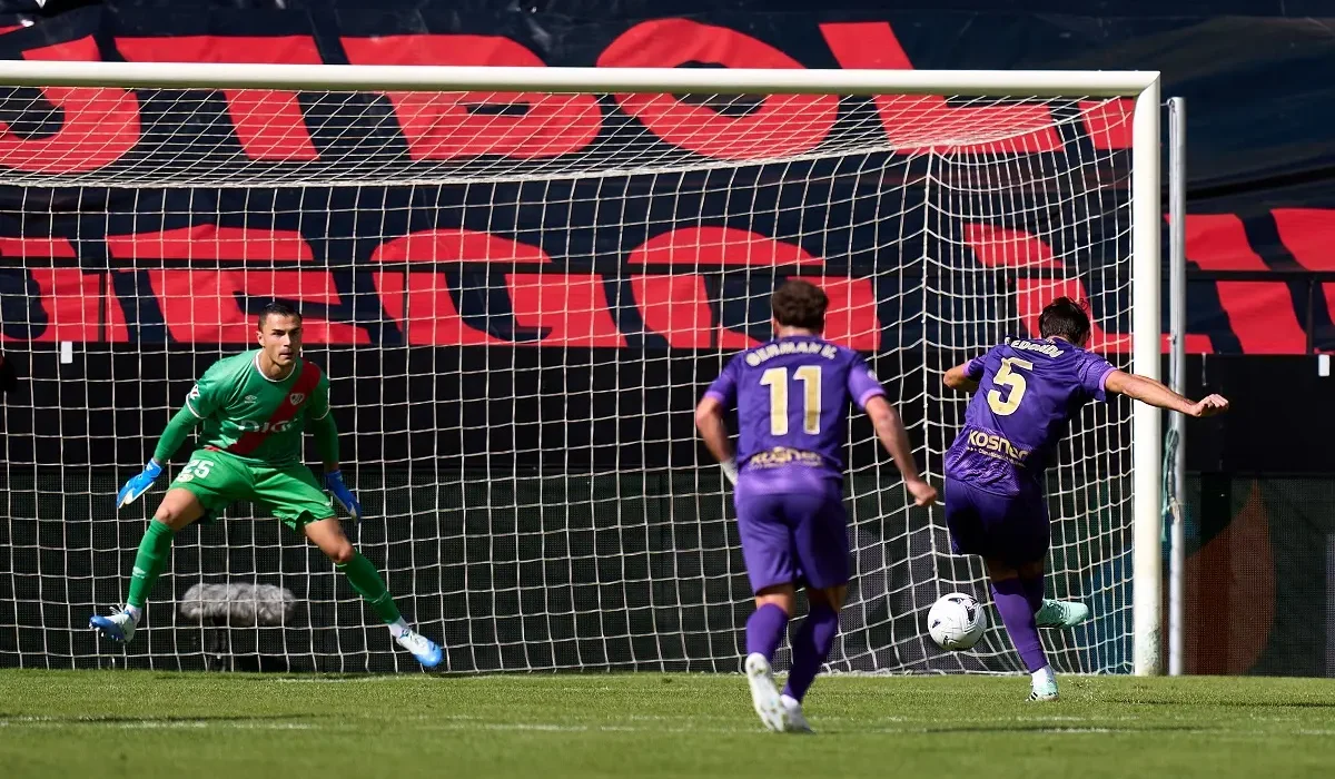 ¡Partido de locos en Vallecas! Tres penales en 15 minutos en Rayo Vallecano – Elche