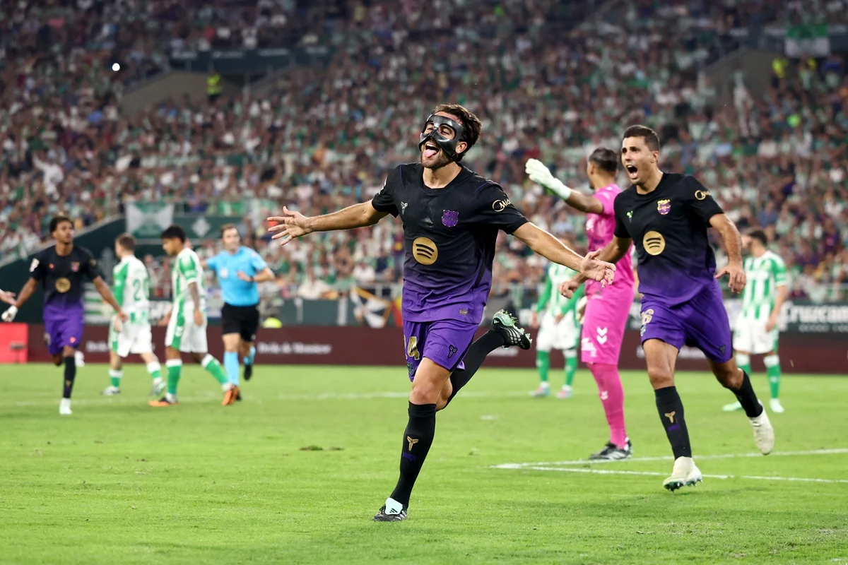 Barcelona goleó a Betis en un partido tan intenso como polémico