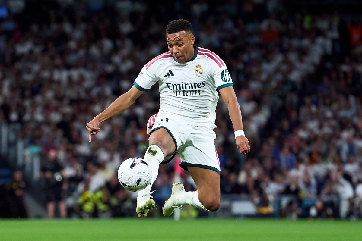 Mbappé llegó a los 100 partidos en Champions y lo celebró con gol