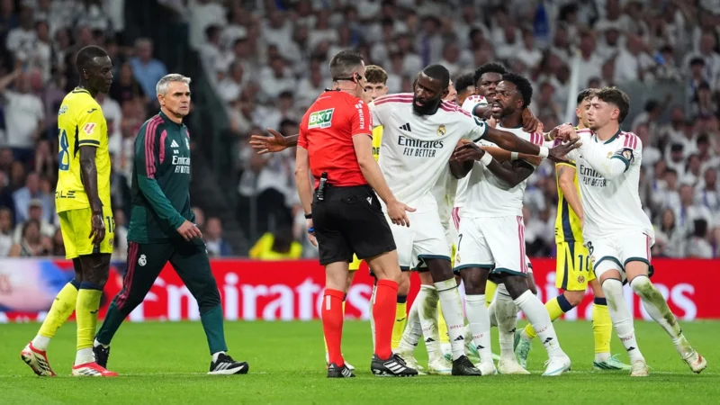 Real Madrid venció a Villarreal en apretado duelo con insólita expulsión de Vinicius