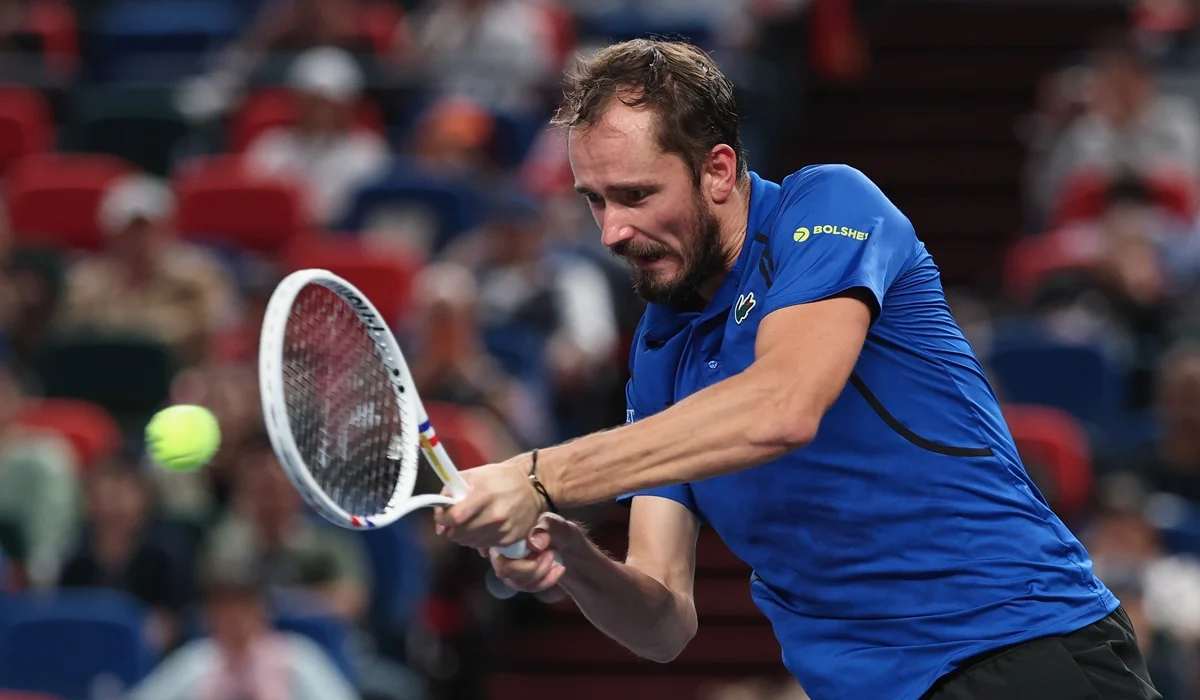 Daniil Medvedev comenzó con triunfo su defensa del título en el Almaty Open