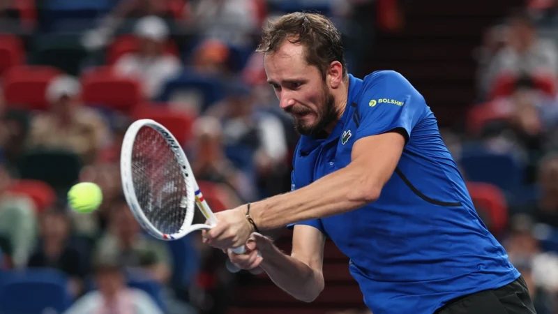 Daniil Medvedev comenzó con triunfo su defensa del título en el Almaty Open