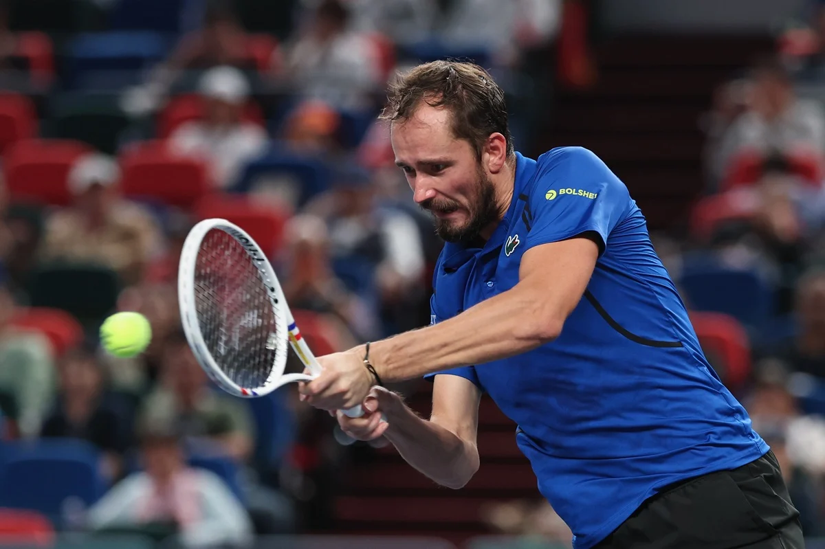 Daniil Medvedev comenzó con triunfo su defensa del título en el Almaty Open