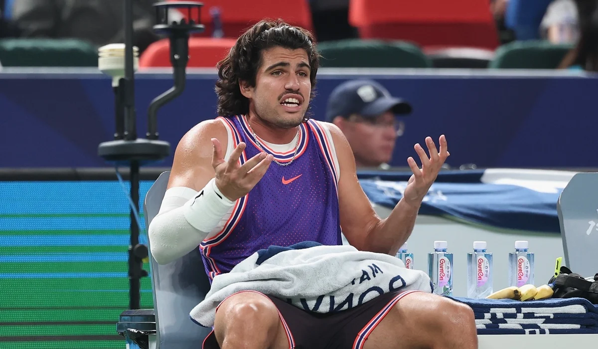 Carlos Alcaraz sufrió una dura derrota en el Masters de Shanghái