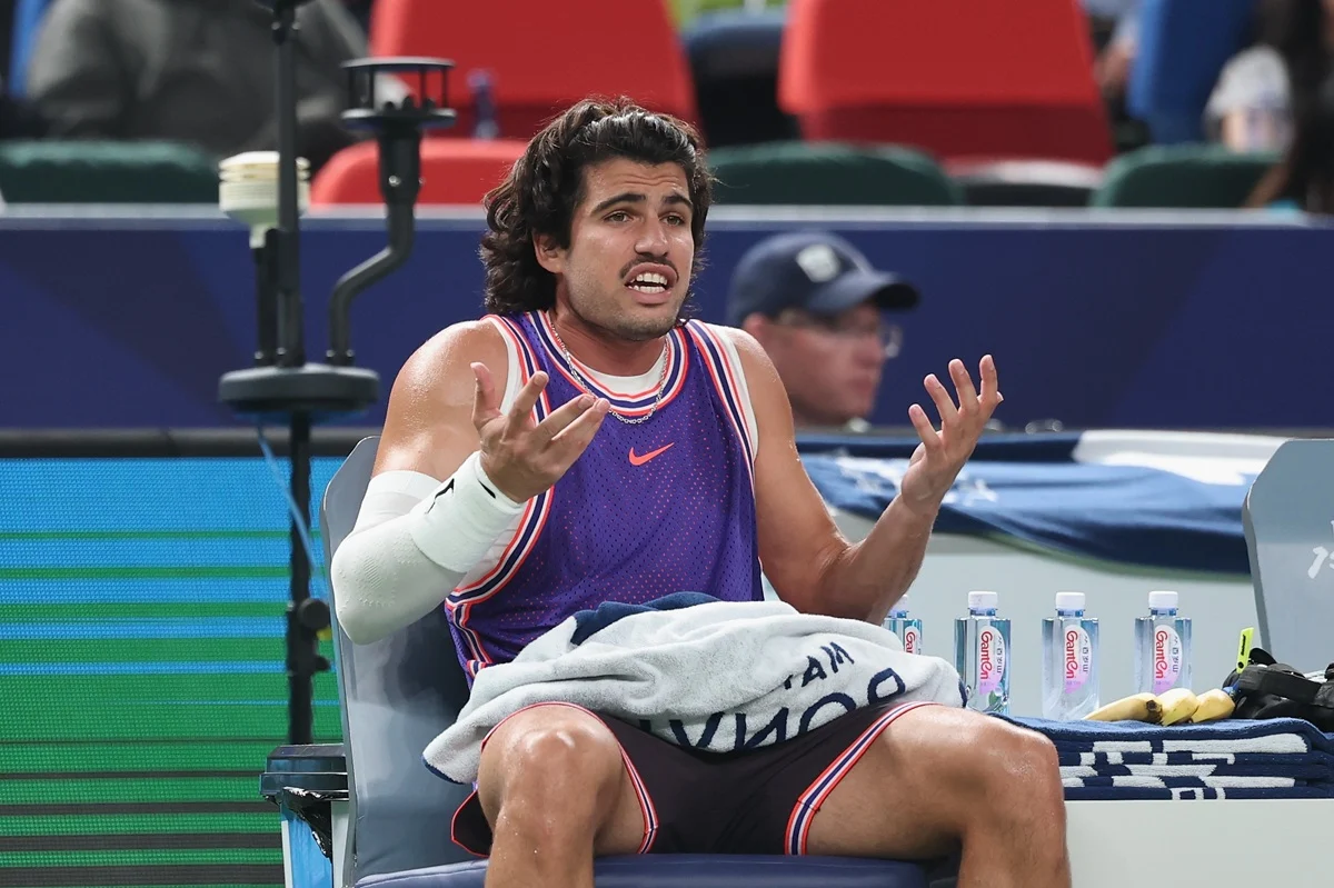 Carlos Alcaraz sufrió una dura derrota en el Masters de Shanghái