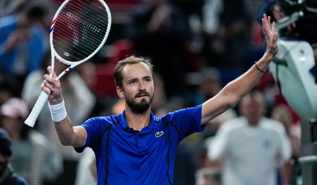 Medvedev volvió a semifinales de Shanghái con gran triunfo ante Tommy Paul