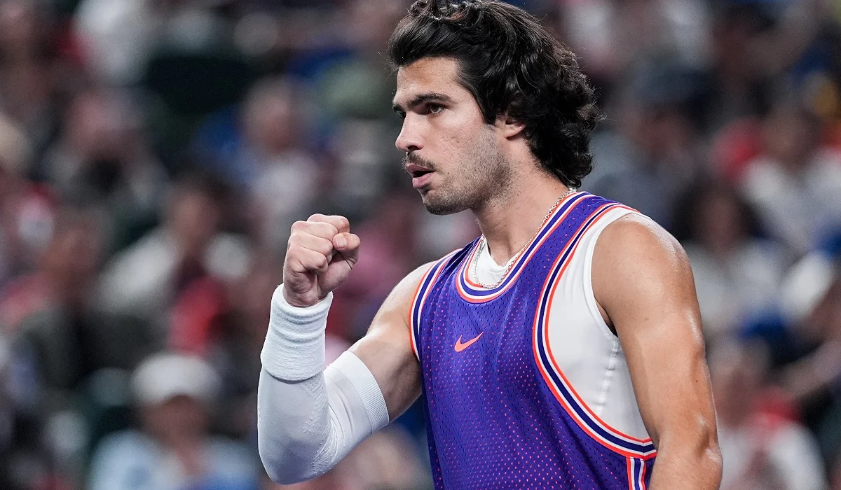 Carlos Alcaraz se metió en cuartos del Abierto de Viena tras dramático tie-break