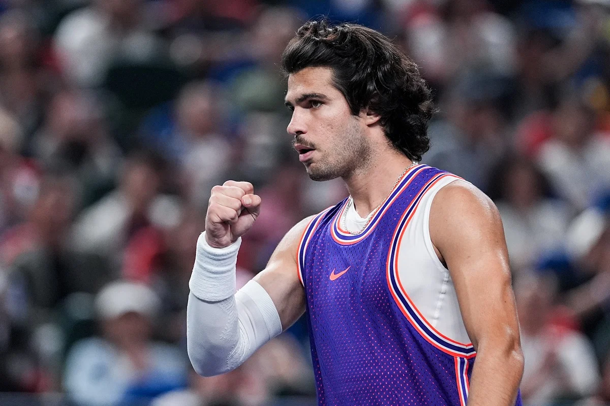 Carlos Alcaraz se metió en cuartos del Abierto de Viena tras dramático tie-break