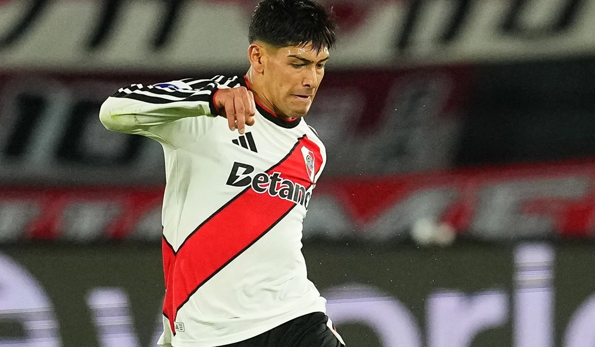 River abrió la cuenta ante Racing con gol de Lautaro Rivero