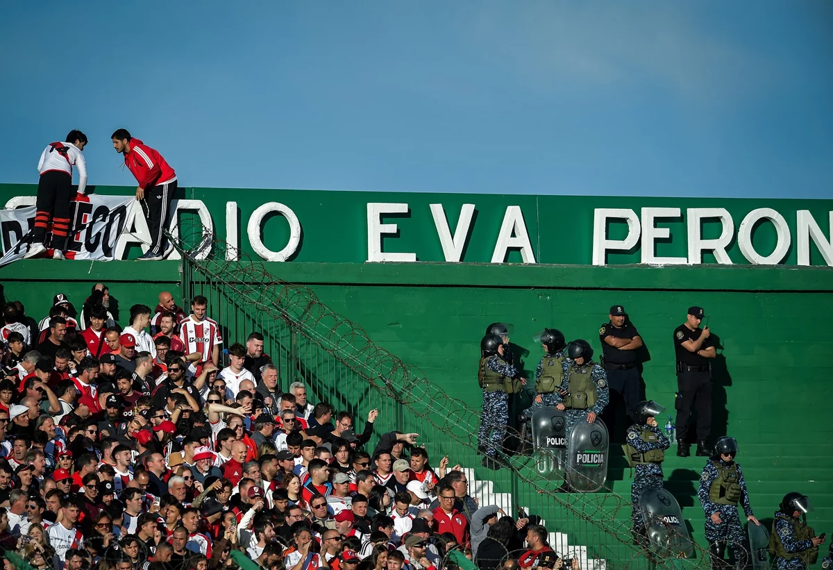 Los visitantes de River tuvieron problemas ante Sarmiento en Junín
