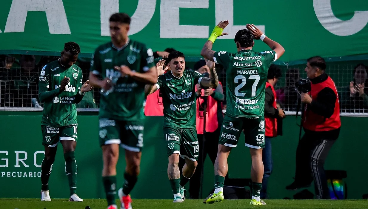 Julián Contrera abrió la cuenta para Sarmiento ante River
