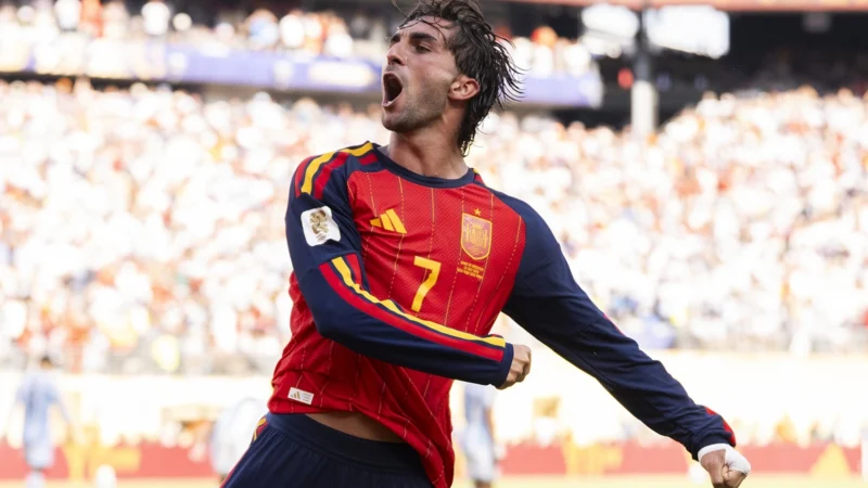 Ferrán Torres se lesionó con España y ahora fue llamado Carlos Espí