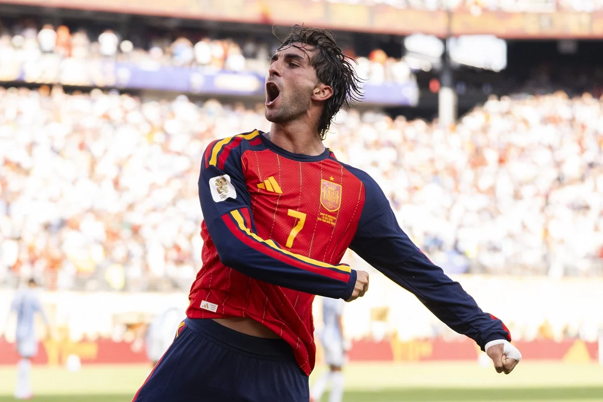 Ferrán Torres se lesionó con España y ahora fue llamado Carlos Espí
