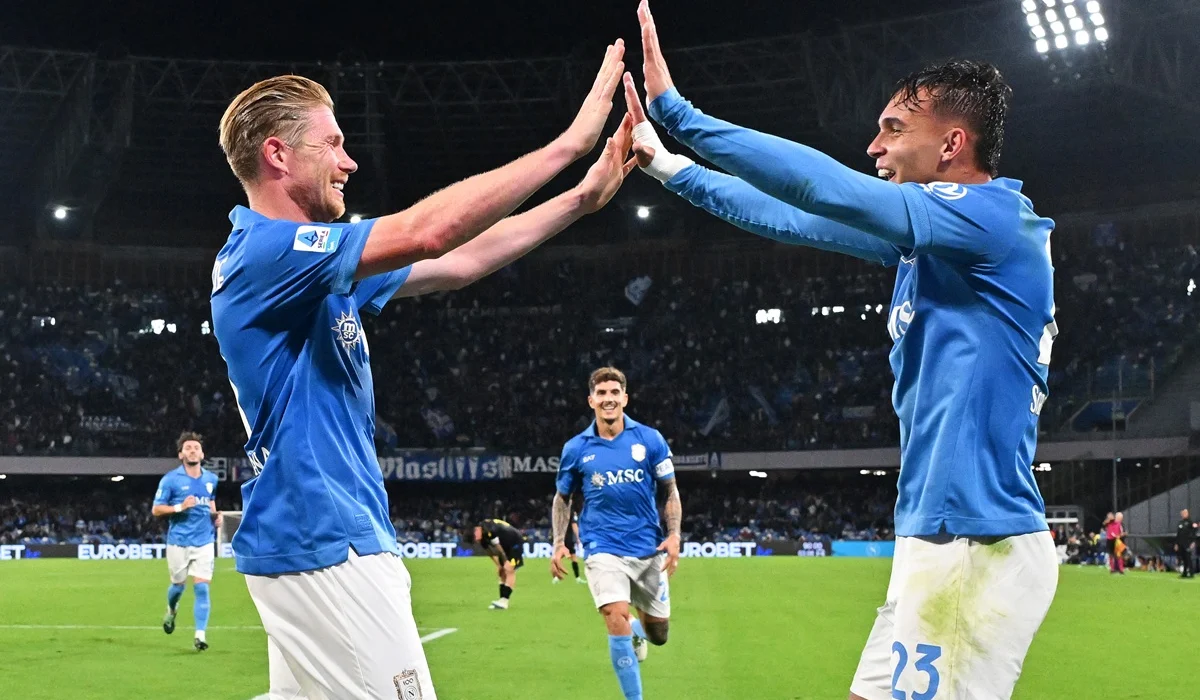Napoli goleó a Frosinone con una gran actuación de Kevin De Bruyne