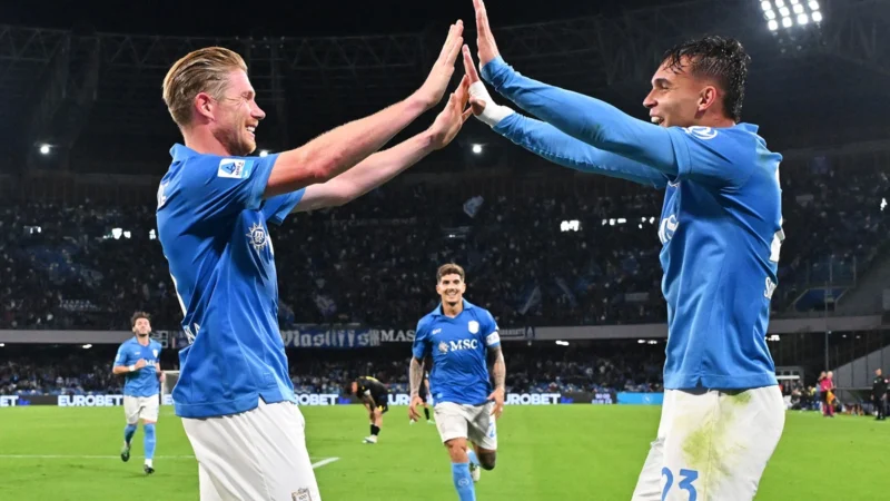 Napoli goleó a Frosinone con una gran actuación de Kevin De Bruyne