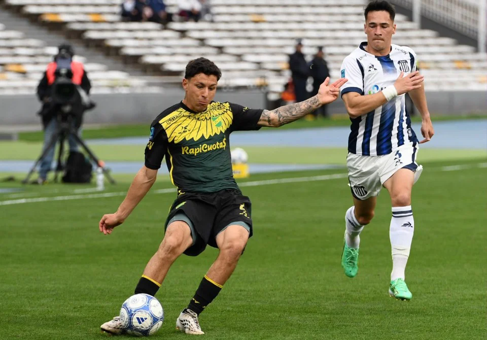 Defensa y Justicia se lo dio vuelta a Talleres en Córdoba y aseguró su pase a los playoffs del Clausura