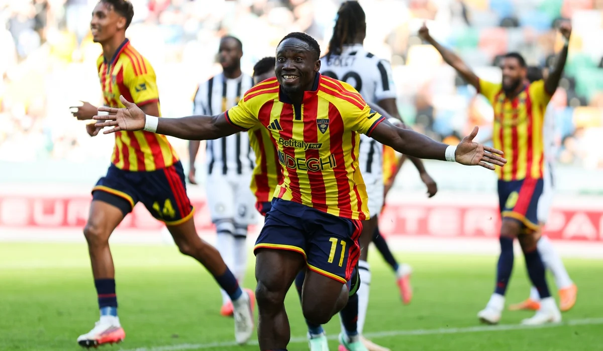 Lecce goleó a un Udinese que es una máquina de perder