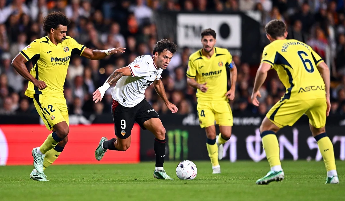 Villarreal dio otro golpe y le ganó en la última a Valencia