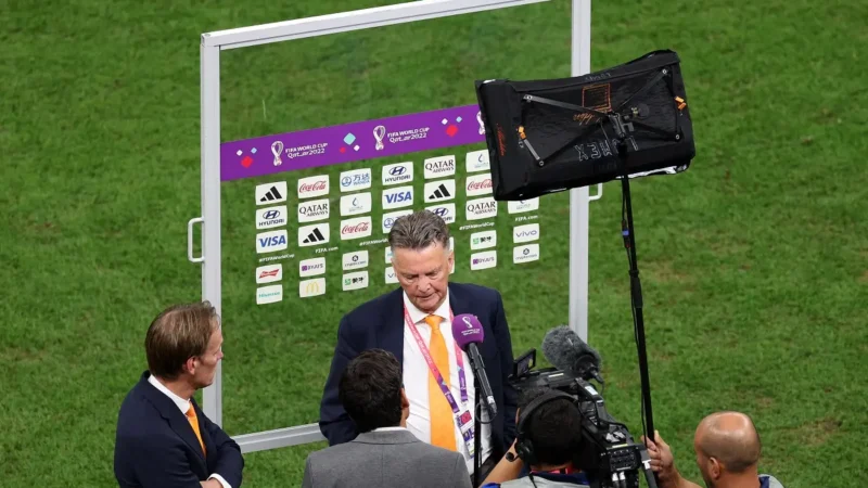 Louis van Gaal estalló contra la UEFA por el nuevo formato de la Champions: “Es un mundillo corrupto»
