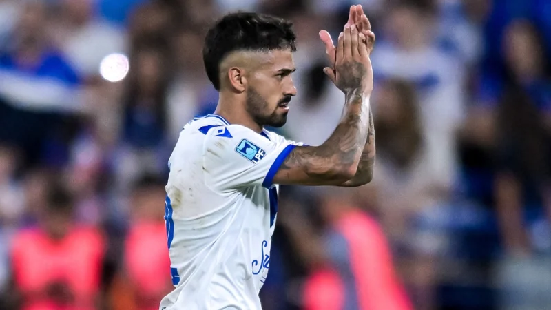 Manuel Lanzini salió lesionado en el inicio del Vélez – Platense