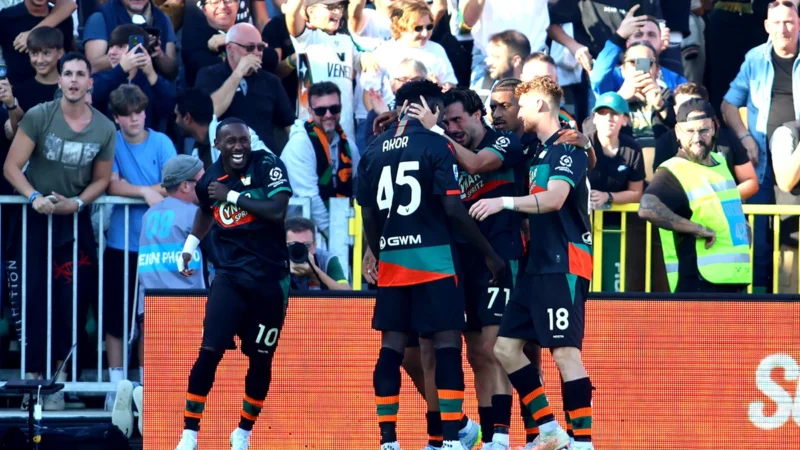 Venezia dio el golpe ante Napoli y celebró su primer triunfo en Serie A tras seis derrotas