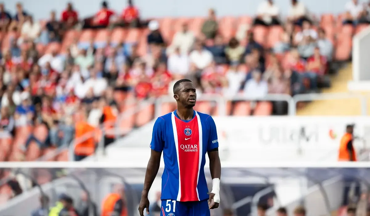 El ecuatoriano William Pacho se llevó el puesto 20 en el Balón de Oro 2026 en su debut en la gran fiesta